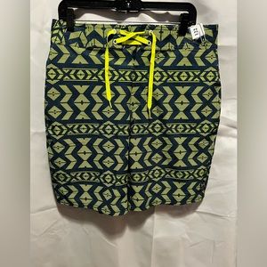 (122) Men’s under armor swim shorts